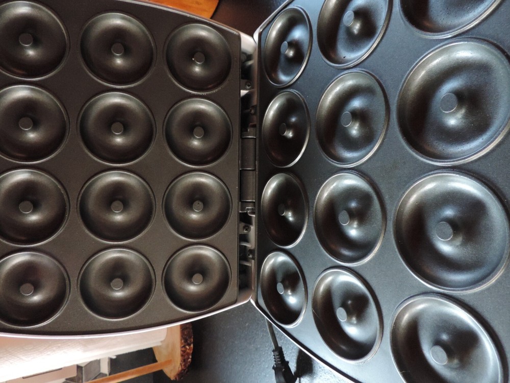 Electric Stonewall Doughnut Maker Excellent Condition