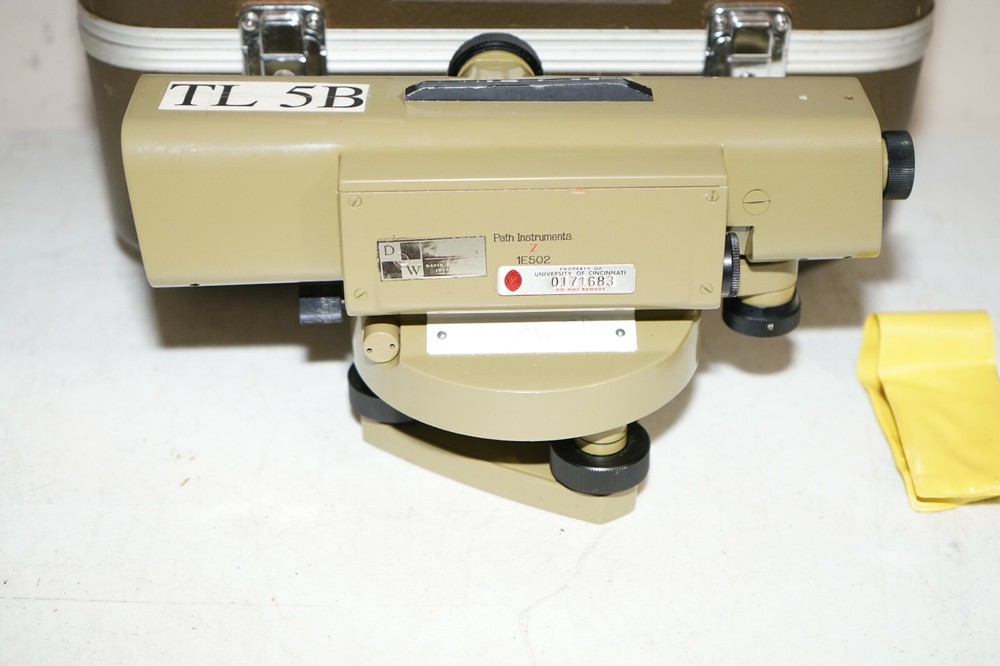 ^ Path Instruments Z Tilting Level B-203 #C579