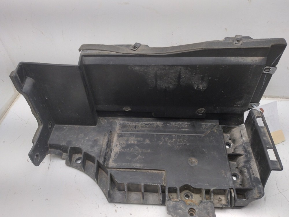 2007 Cadillac SRX BATTERY TRAY BOX TIE DOWN