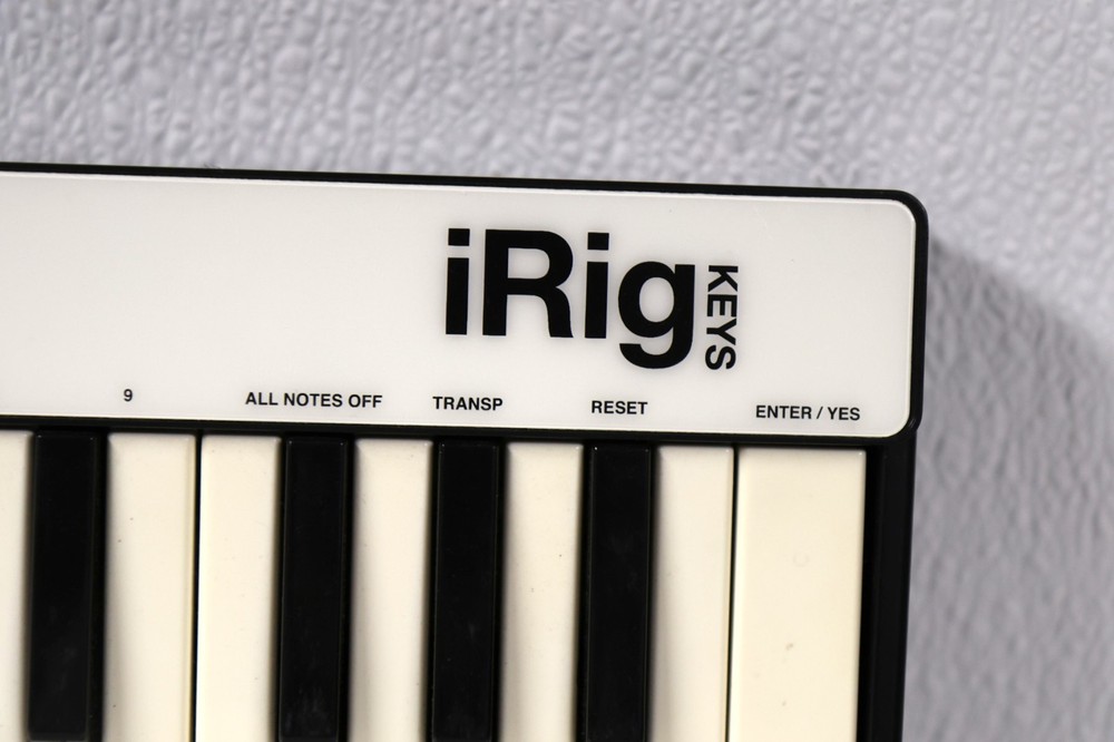 IK Multimedia iRig Keys 37-Key Mobile MIDI Keyboard Controller - Untested