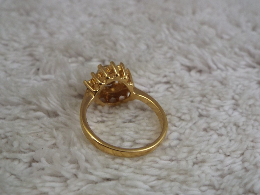 Goldtone Rhinestone Ring ~ Size 7.5 (B30)