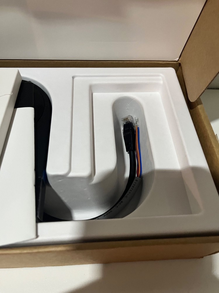 Latch R Series Model R2 Reader Black new in the Open Box