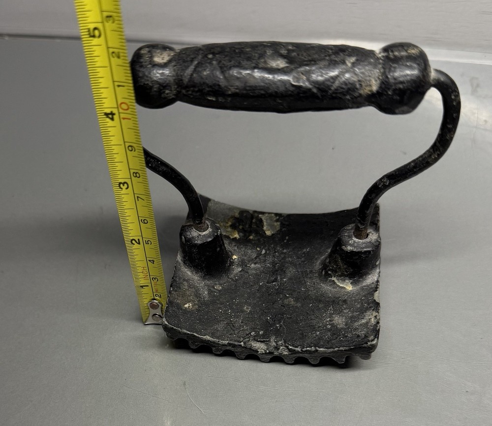 Antique Crimping Rocking Sad Iron ~ No Base