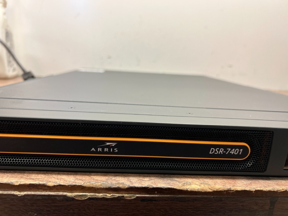 ARRIS DSR- 7401 COMMERCIAL INTEGRATED SATELLITE RECEIVER/TRANSCODER DSR7401