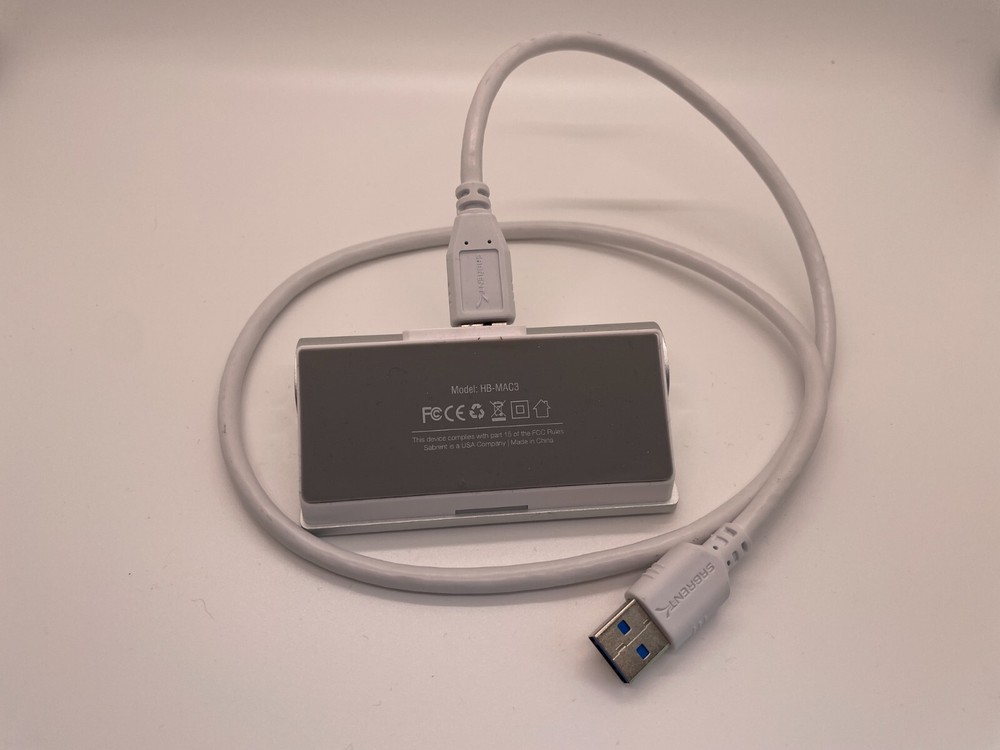 SABRENT 4 Port USB 3.0 Hub Silver/ White HB-MAC3