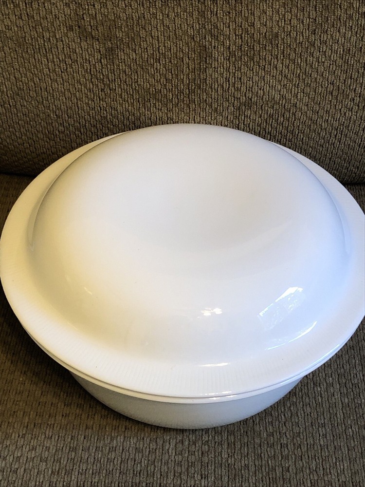 Franciscan Cassorole Round Dish / With Lid