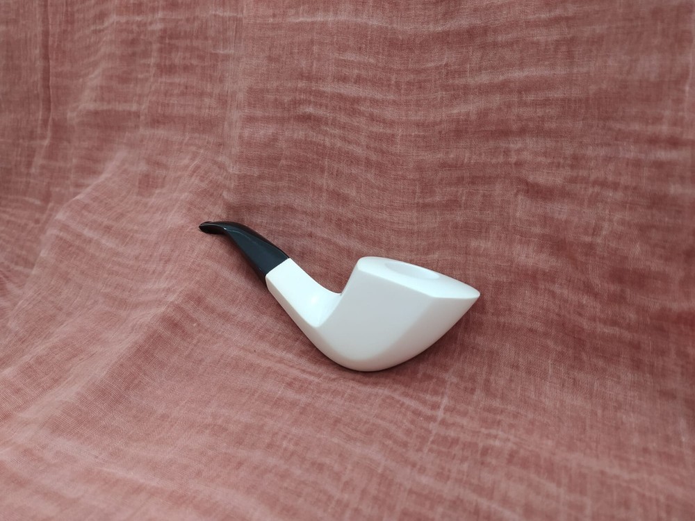 Free Hand Meerschaum Pipe with Fitted Case