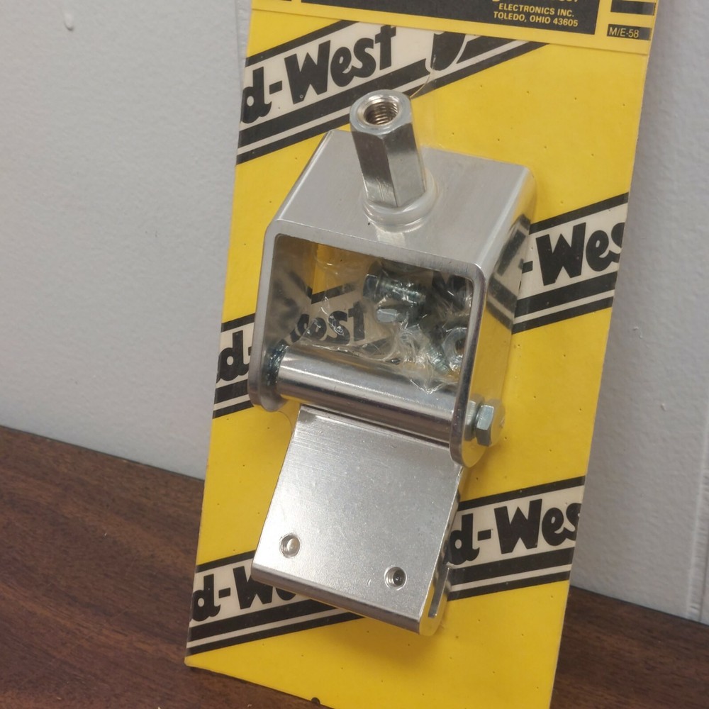 MidWest C-556 PL-259 connect 3/8-24 threads adjustable bumper mount new