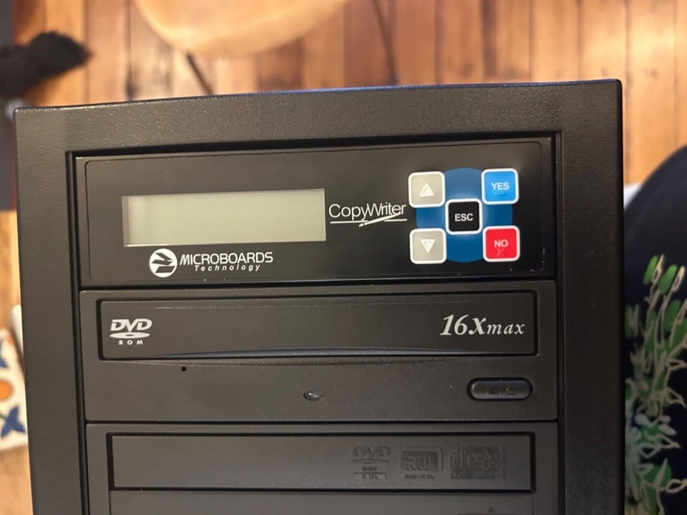 Microboards Technology CopyWriter DVD PRM PRO-516 Duplicator,5 Recording Drives