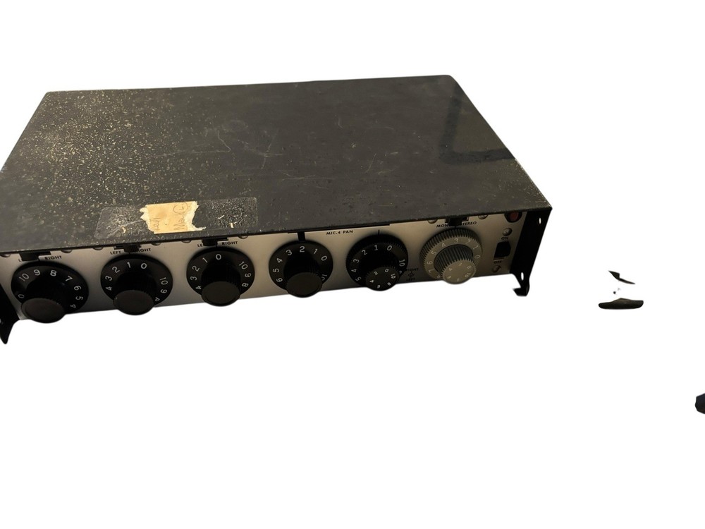 Shure M688 hi/low microphone mixer powers on