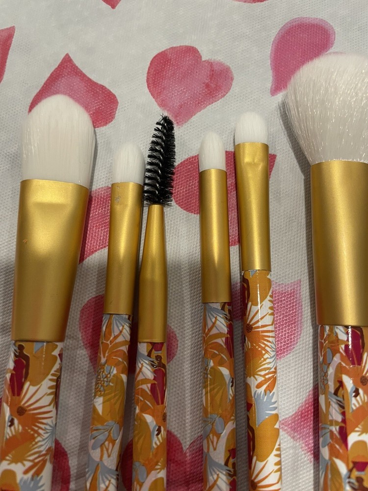 NWOB Izzy & Liv Makeup Brushes Brown Sugar