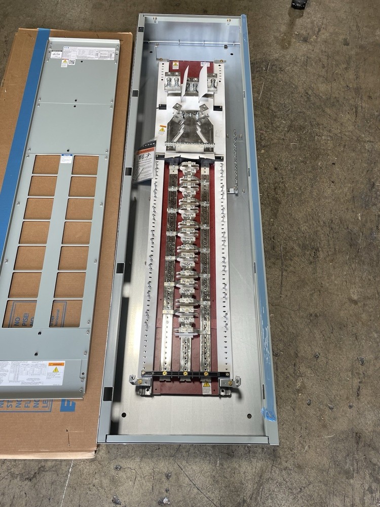 1-400 AMP 480V MAIN LUG PANELBOARD 42 SPACE 3PHASE 4 WIRE COMPLETE PANEL