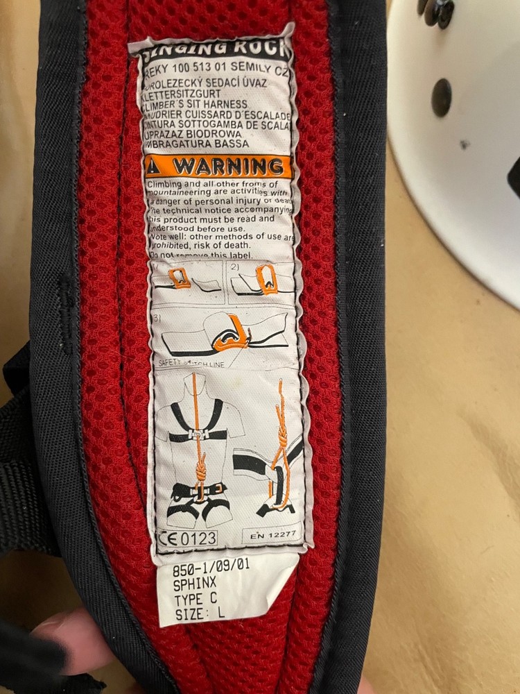 Singing Rock climbing harness (sit) in red