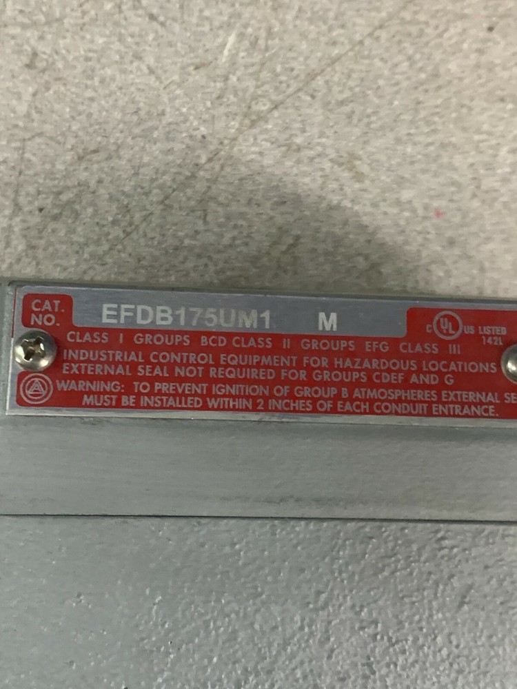 NEW NO BOX APPELTON PUSH BUTTON ENCLOSURE EFDB175UM1 M
