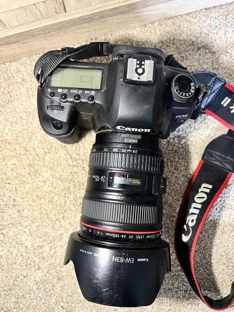 Canon EOS 5D Mark II 21.1MP Digital SLR Camera Bundle