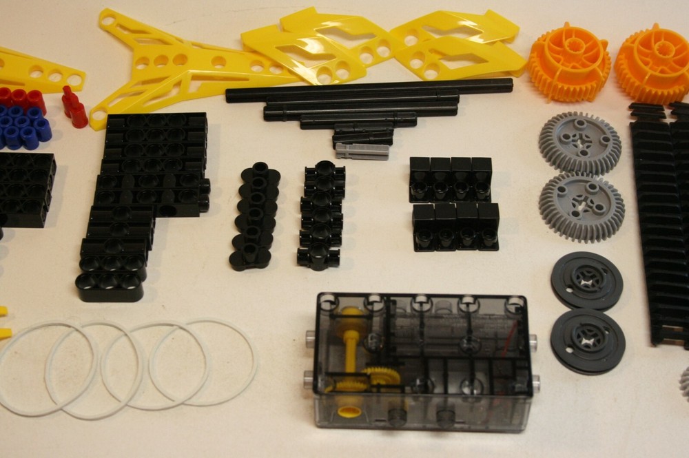 Thames & Kosmos Engineering Makerspace Off-Road Rovers 100% Complete +Manual