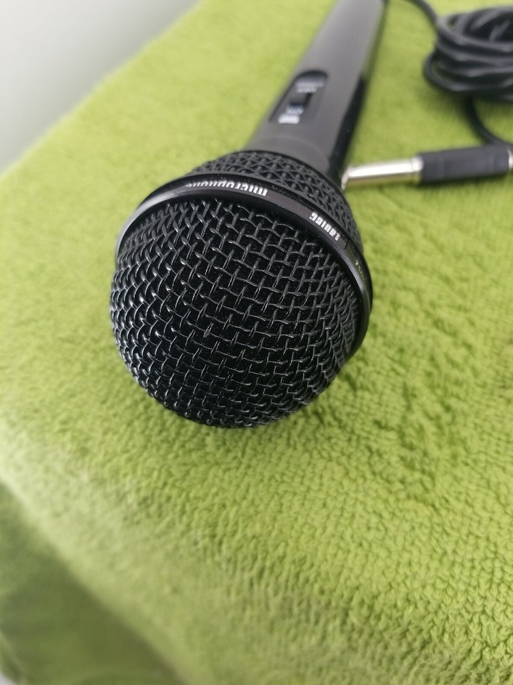 Labtec AM-22 Deluxe Microphone 600 Ohm with On/Off Switch Vintage