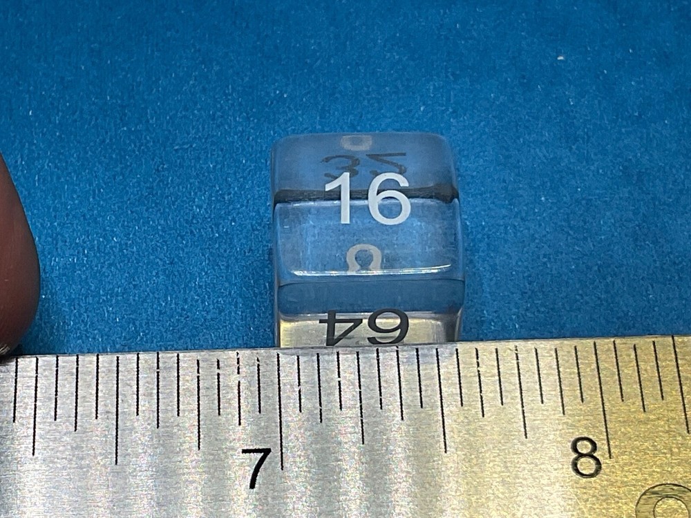 TRANSPARENT BACKGAMMON CUBE————BG-2