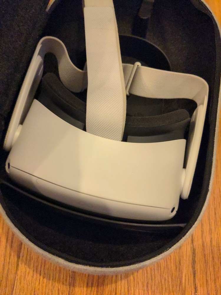 Meta Quest 2 VR Headset Wireless Virtual Reality System w/ Carry Case