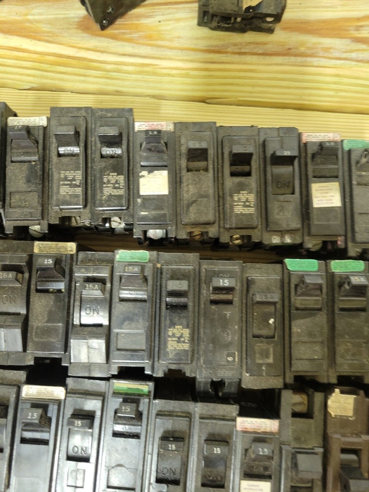 Miscellaneous 15AMP SINGLE POLE Breakers *Lot of 50*