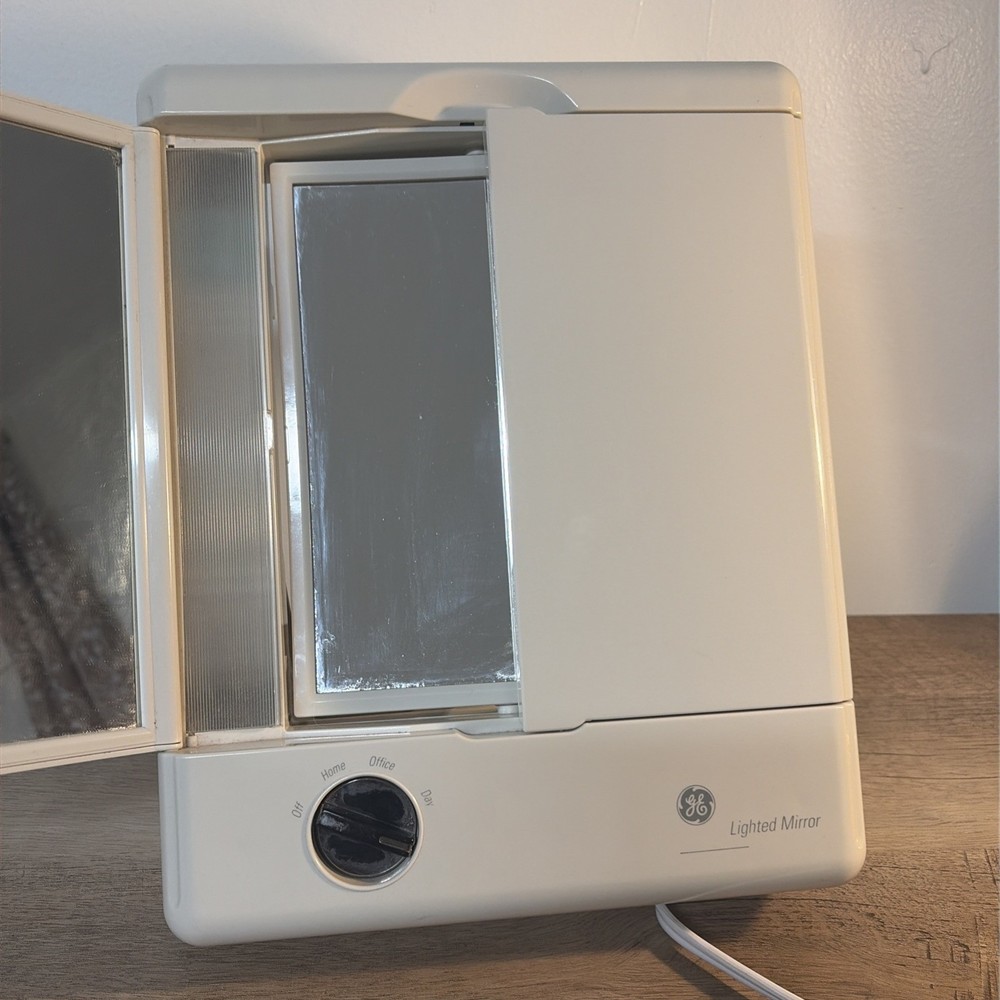 GE Lighted Tri-Fold Vanity Makeup Mirror Magnifying Model 106658 Tested ~Works