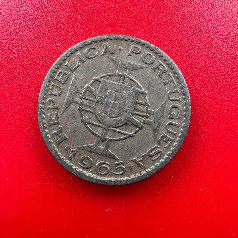 MOZAMBIQUE 2.5 ESCUDOS 1965