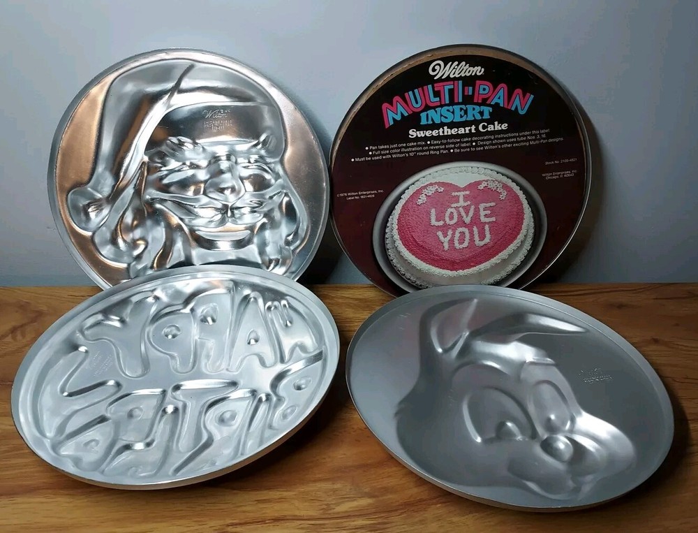 4 Wilton Multi Pan Cake Inserts Santa\Bunny\Birthday\Heart