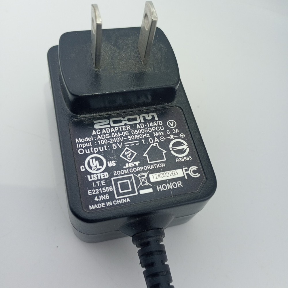 #D) ZOOM 5V Power Supply Model ADS-5M-06