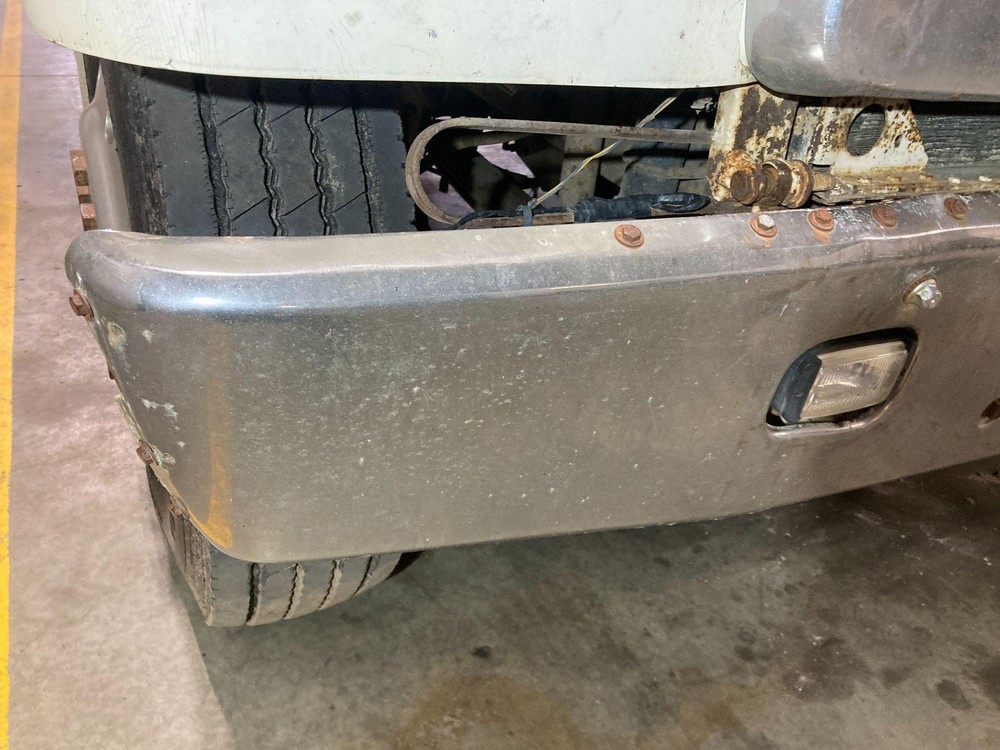 White RBM 1 PIECE CHROME Bumper - Used