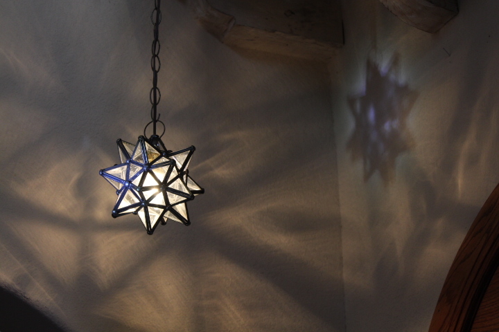 Moravian 7.5" bubble glass star same size points