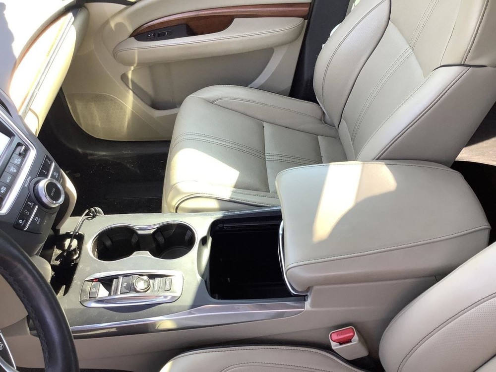 MDX 2017 Glove Box 4693162