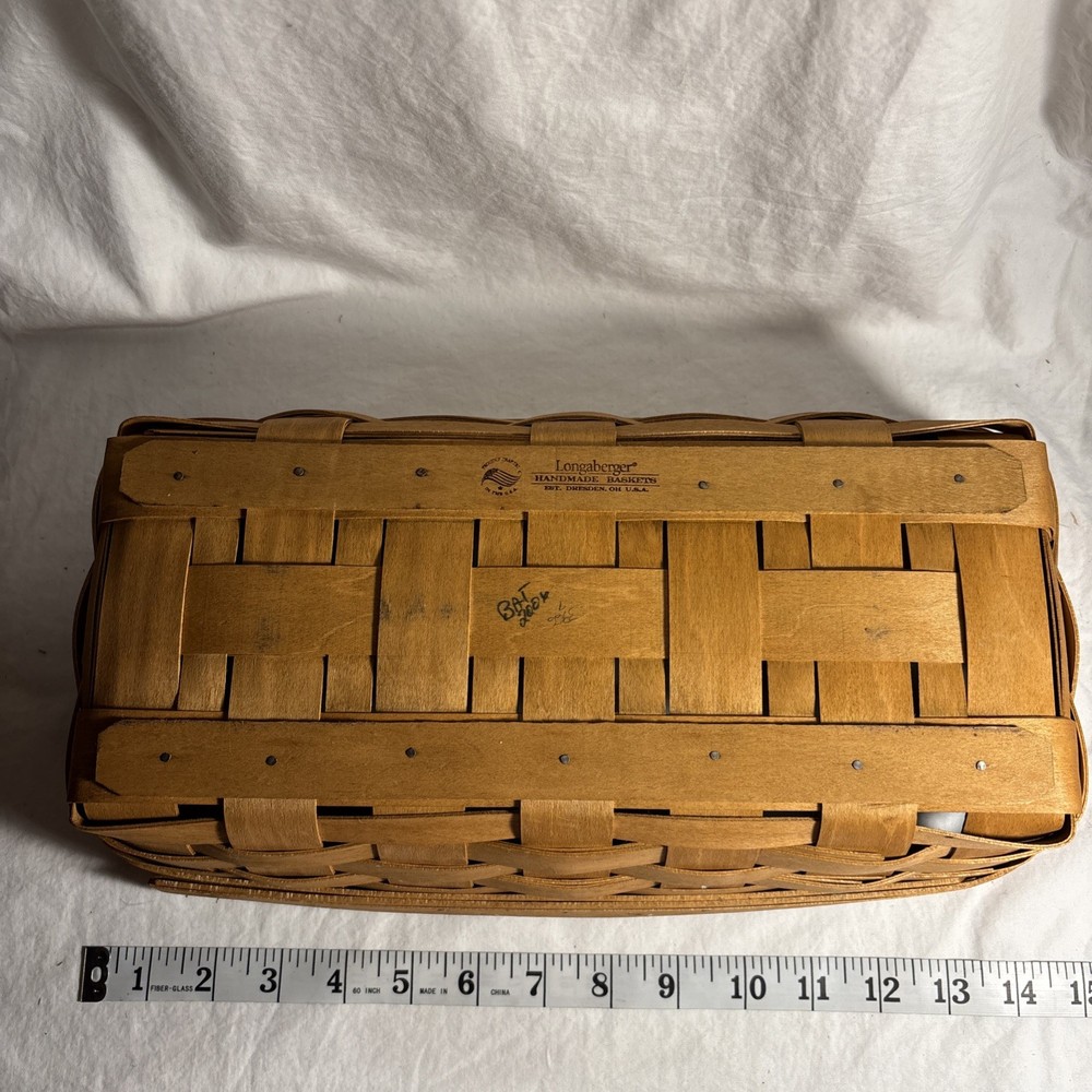 Longenberger Basket 2006 With Plastic Liner rectangle