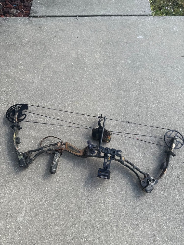 2008 diamond bowtech liberty compound bow  with arrows and lances