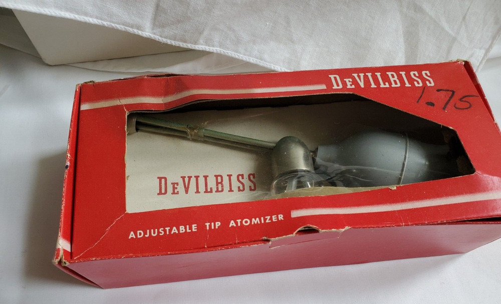 DeVilbiss Adjustable atomizer No 127 in original-clear glass-box is not mint