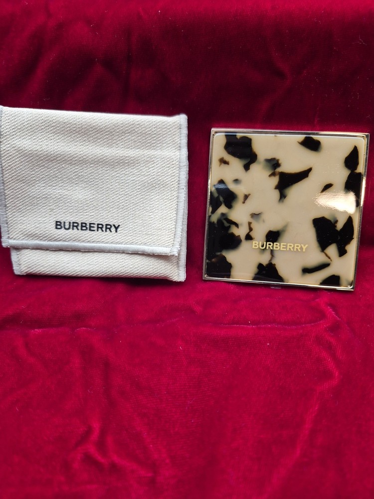 Burberry Square Pocket Mirror W/pouch