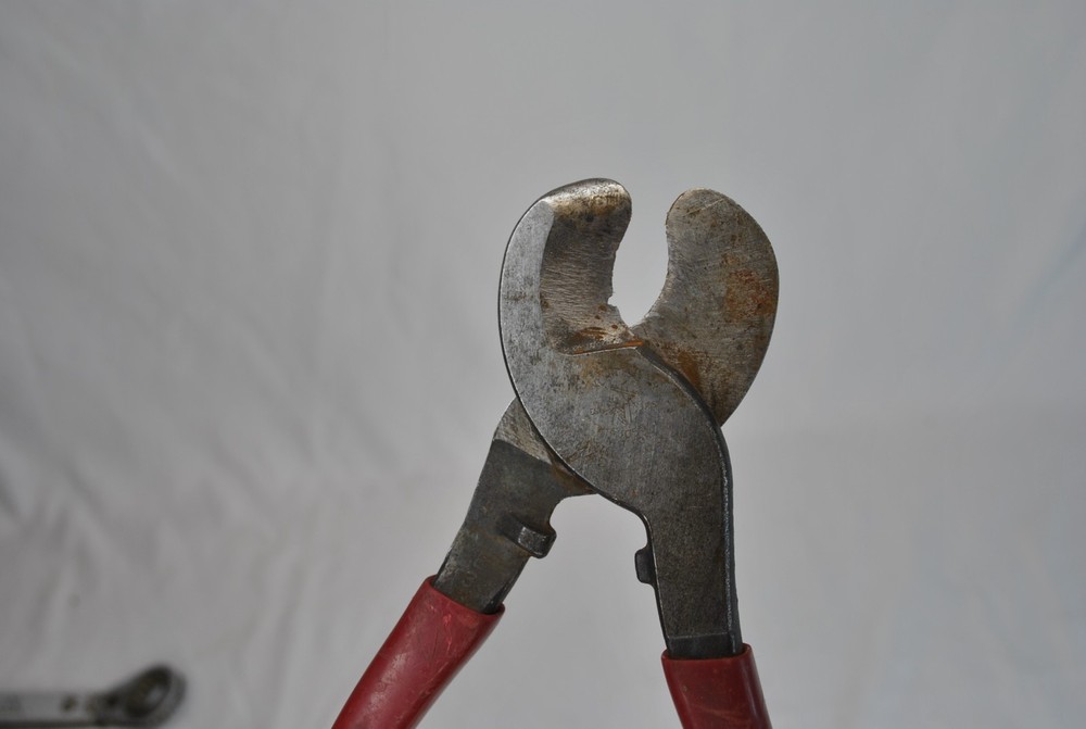 Klein Tools 63050 9-1/2" High Leverage Cable Cutters Pliers