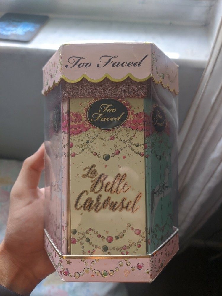 Too Faced carousel Set NIB 100% Authentic