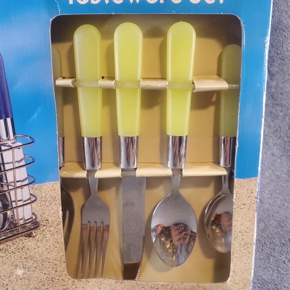 Vintage 1997 All FOR SUN 21 Piece Tableware Set