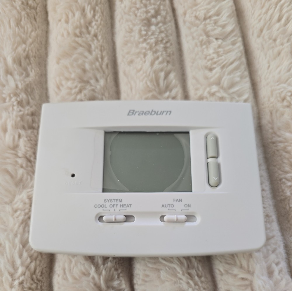 Braeburn 1020 Digital Single Stage Non-Programmable Thermostat New / Open Box