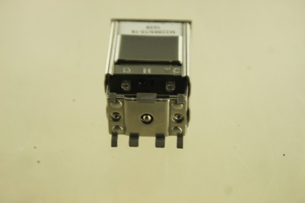 Eaton Push Switch M22885/10-19 NEW