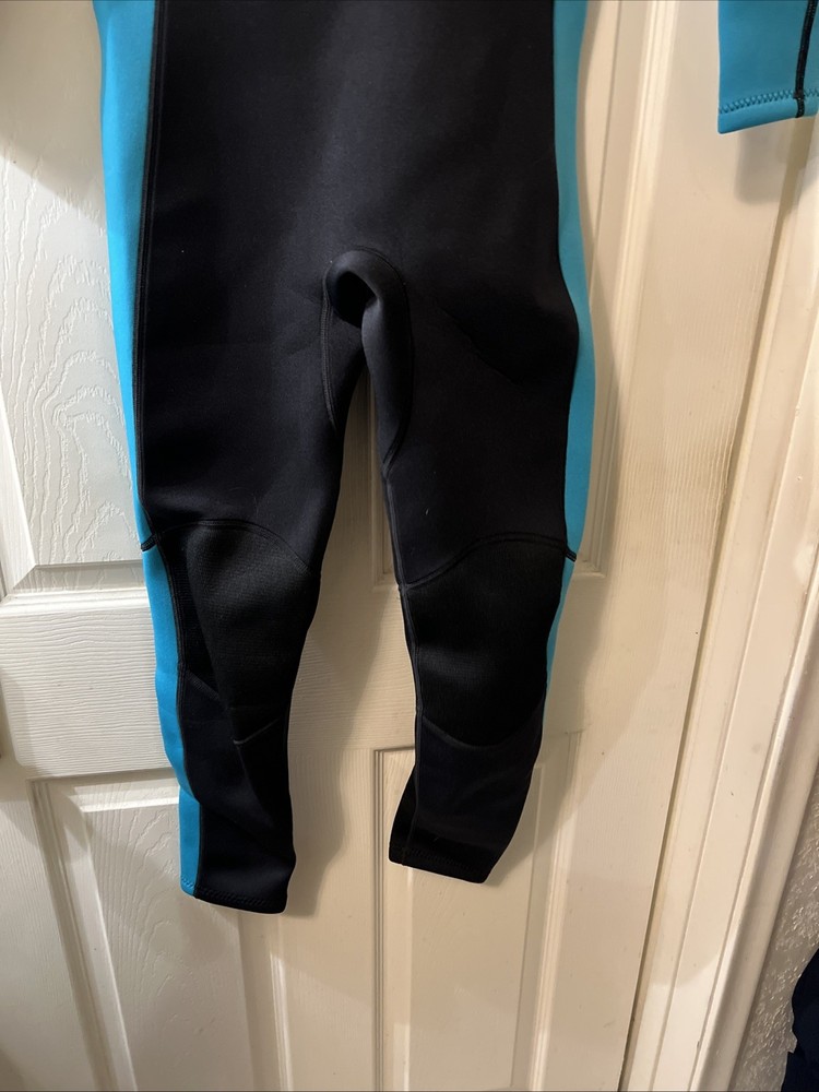 Hevto Kids Wetsuit Size 12 NWT