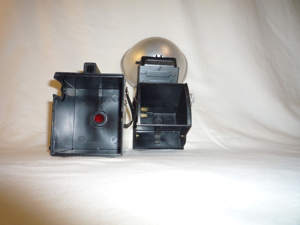 Vintage 620 Snap Shot Camera + Flash Herbert George Co untested