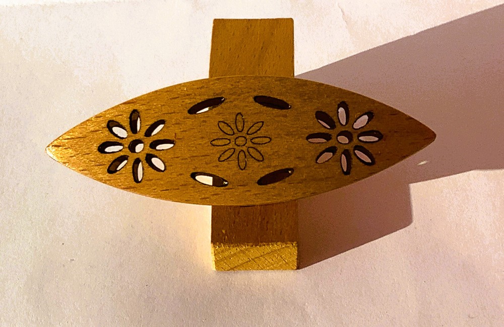 Tatting shuttle beech with cutouts 3 inch long