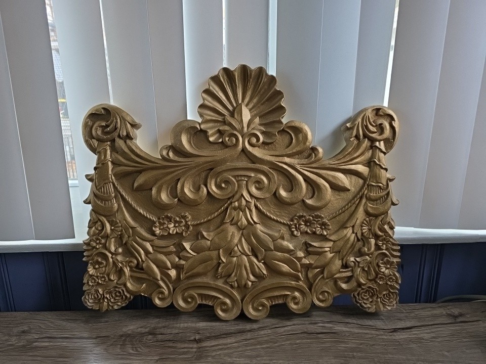 Large Gold Decorative Valence Center Accent with Leaf & Shell Scrolls for Wall