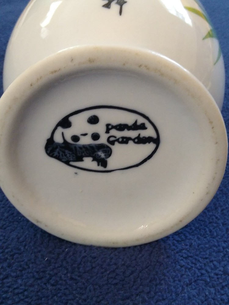 PANDA CARDEN 8" Vase