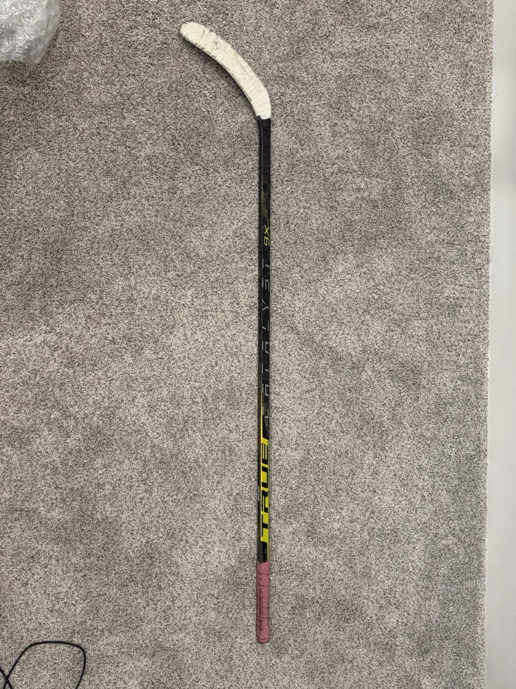 True Catalyst 9x Hockey Stick