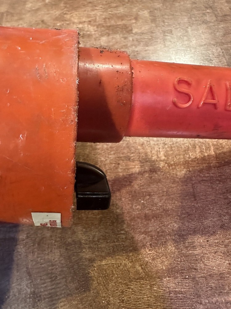 *** SALISBURY WHSCO AUDIO VISUAL AC VOLTAGE DETECTOR IN CASE ***