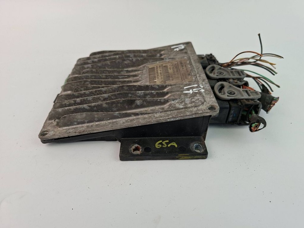 Renault Modus 2005 Engine Control Module 8200430215 kW BVV2967