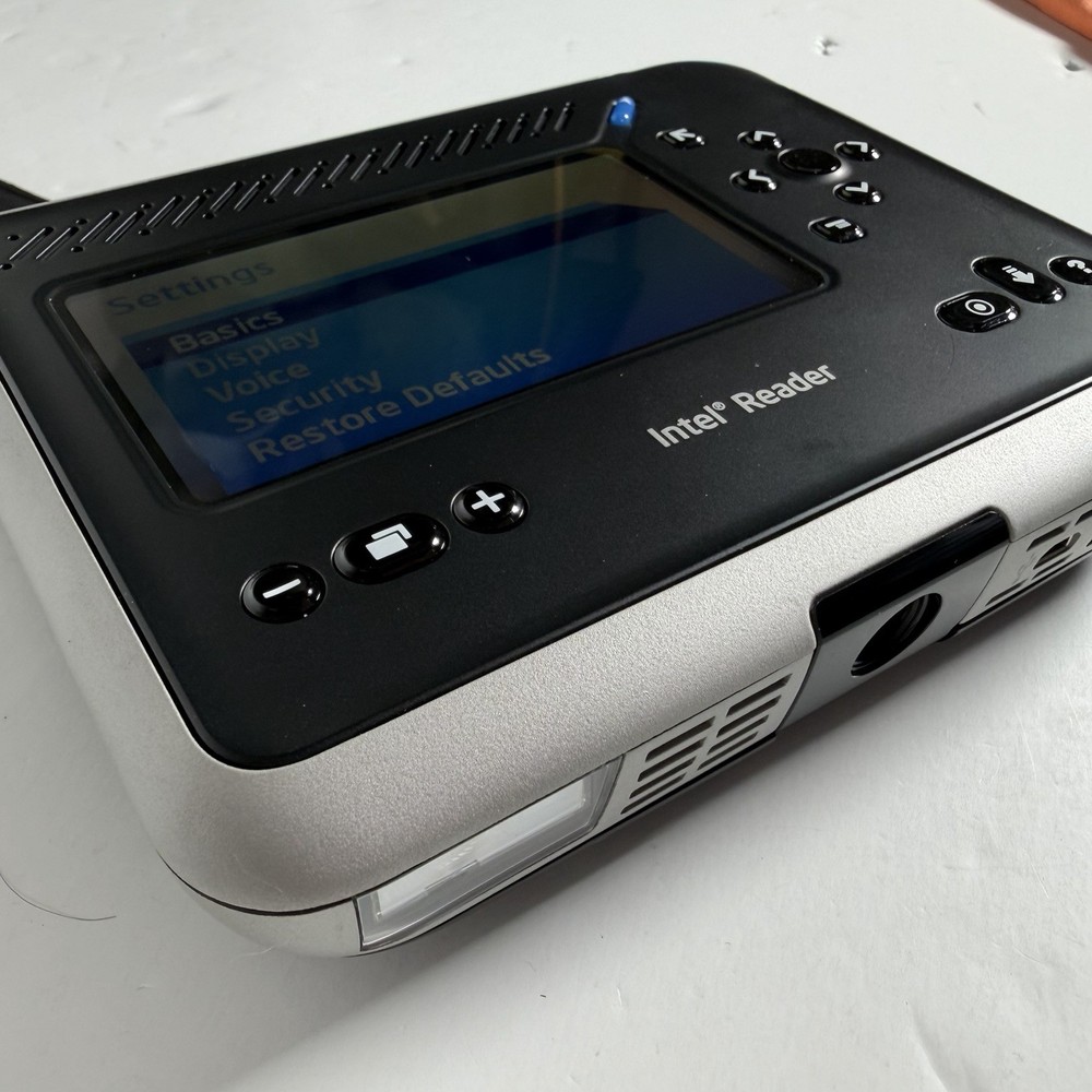 Intel Reader by Intel Health Complete Kit w Box, Adapter, Case, Etc. - Tested