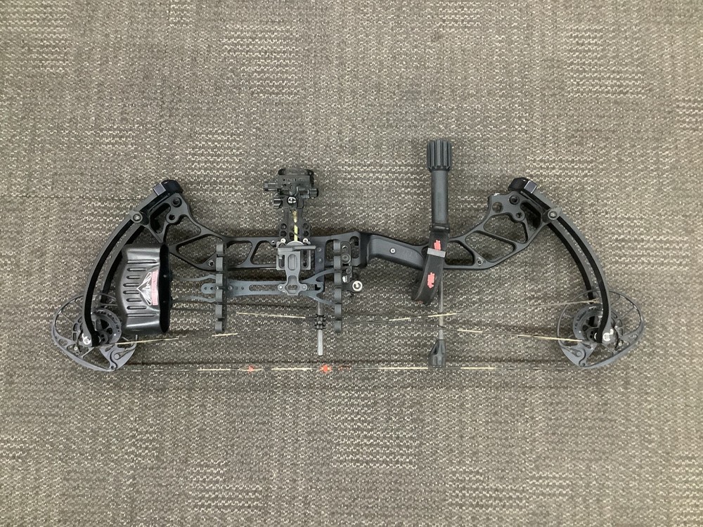 PSE EVO XF30 Right Handed Black Compound Bow